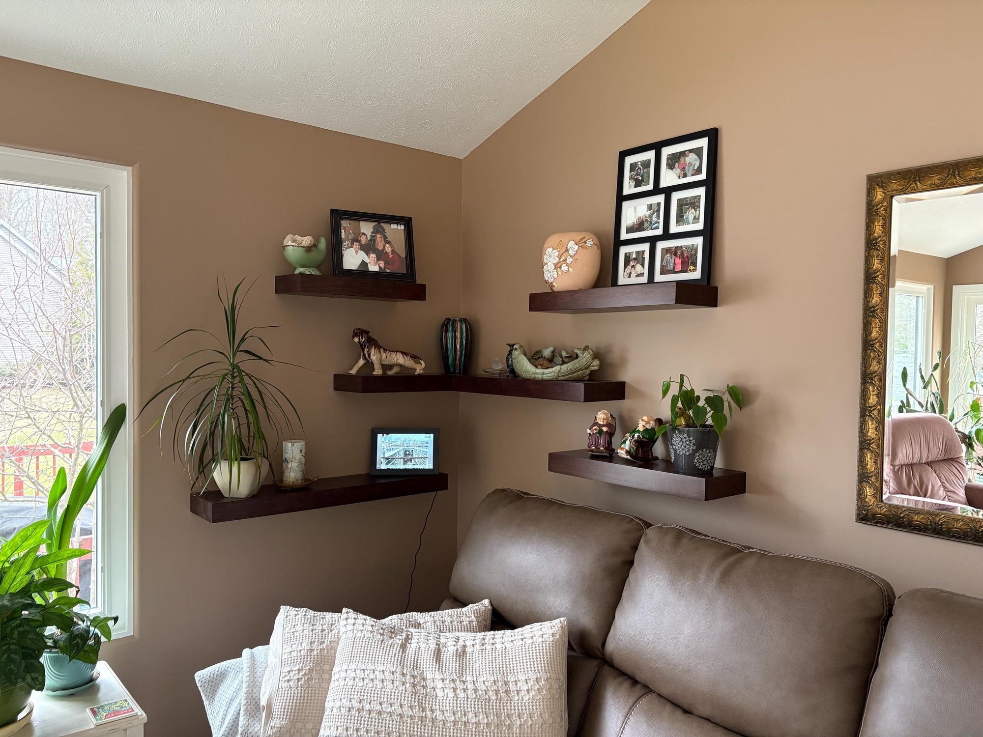 staggered corner shelves