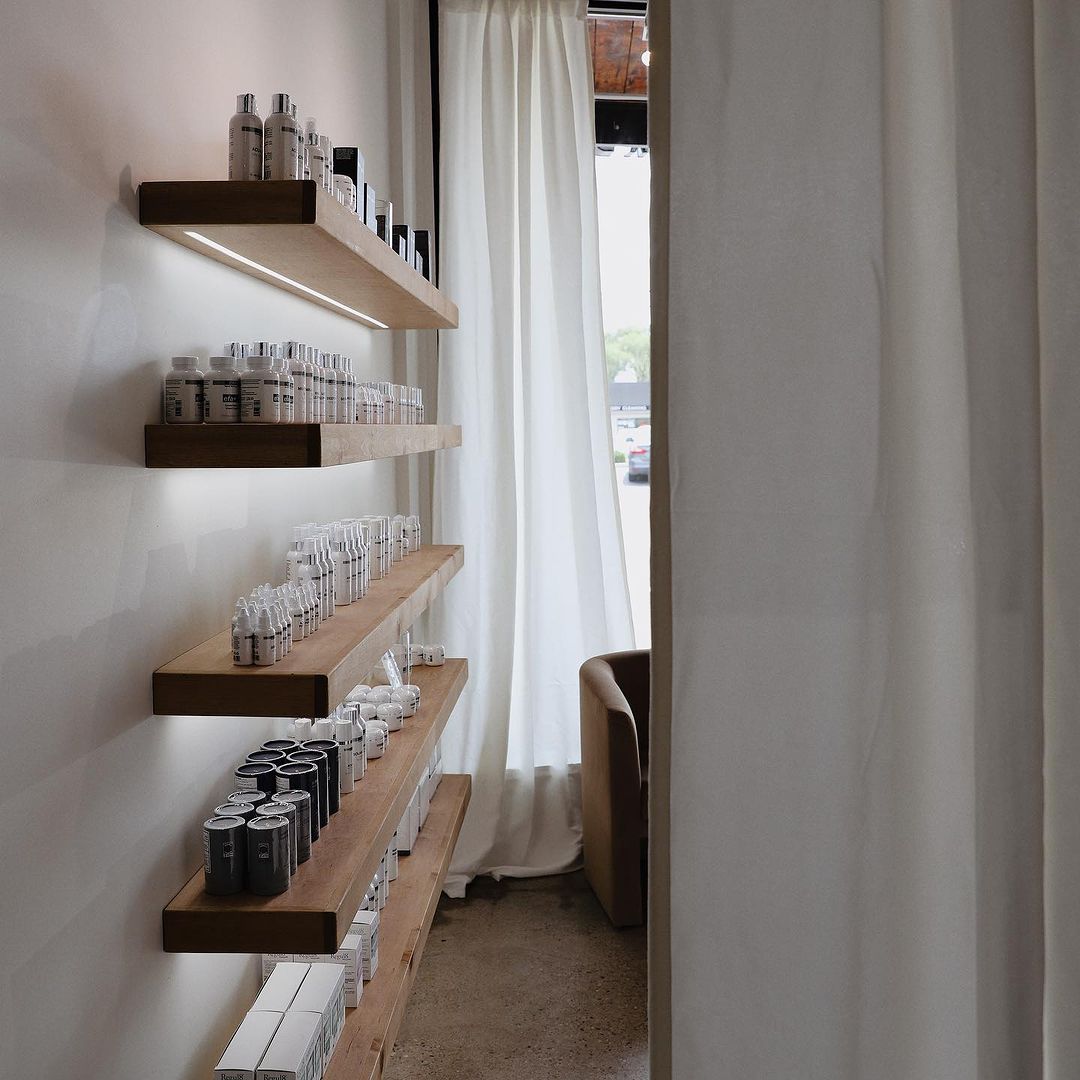 Modern Salon Shelving Solutions
